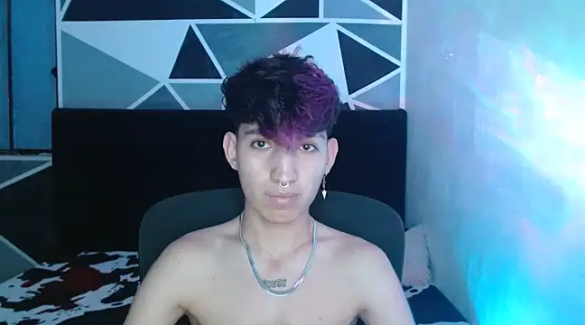 littlextreme online show from December 2024 03:30:02 AM