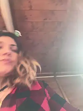 DaisyVibesss online show from December 2024 02:07:01 PM