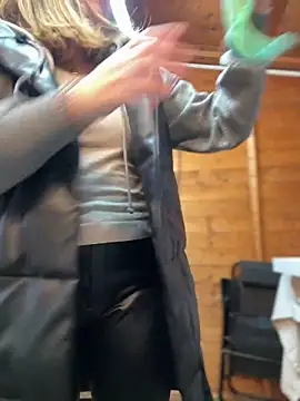 DaisyVibesss online show from January 2025 03:13:01 PM