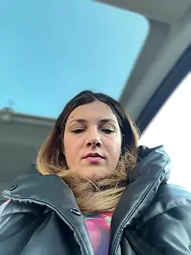 DaisyVibesss online show from February 2025 08:43:01 AM