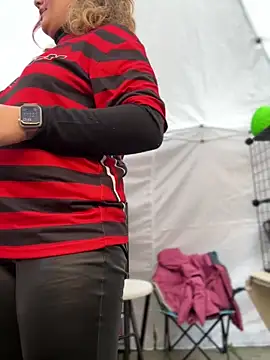 DaisyVibesss online show from February 2025 04:13:02 PM