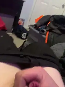 Snapshot of Hugetings chatting on December 2025 02:18:01 AM Hugetings online show from December 2025 02:18:01 AM