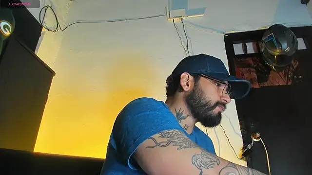 CamiloGray  online show from December 2025 01:51:01 PM