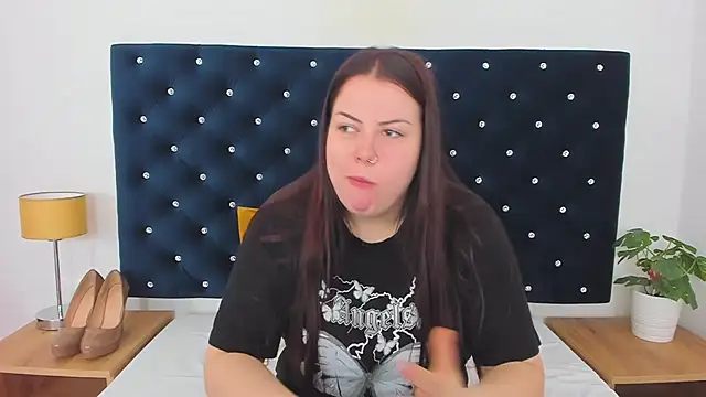 EvaLick online show from February 2025 05:48:02 AM