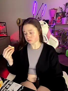 sweetest pie online show from December 2025 09:01:01 PM