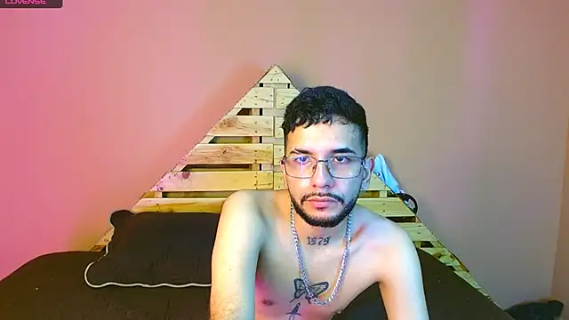 Snapshot of sexxgods chatting on February 2025 12:29:01 AM sexxgods online show from February 2025 12:29:01 AM