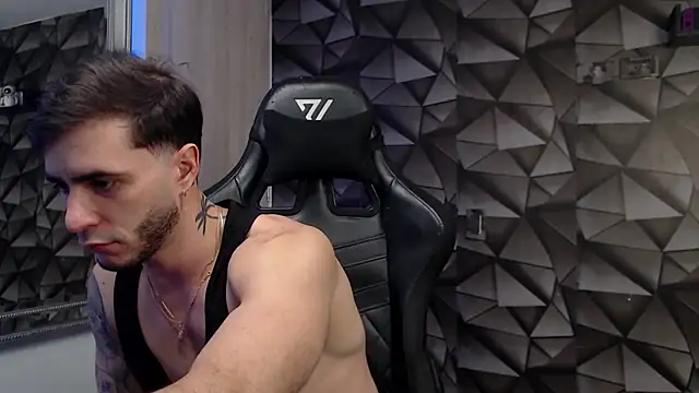 Latino stud4u online show from November 2025 11:15:01 PM