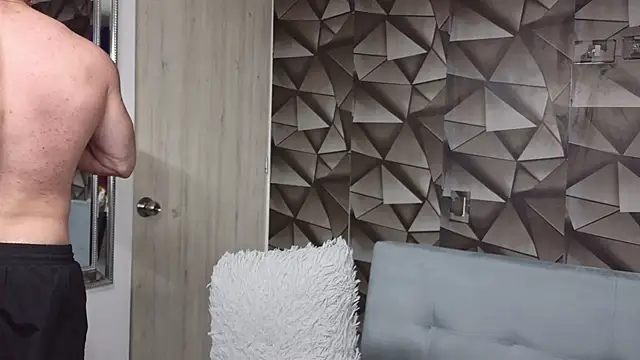 Latino stud4u online show from April 2026 01:17:02 AM