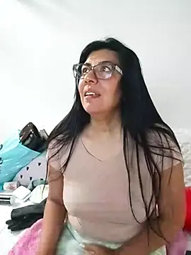 aisha latina online show from December 2025 02:36:02 PM