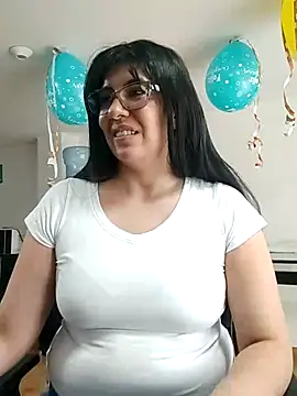 aisha latina online show from June 2026 02:41:01 PM