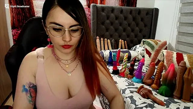 Snapshot of sofia23dirty chatting on March 2025 11:56:02 PM sofia23dirty online show from March 2025 11:56:02 PM