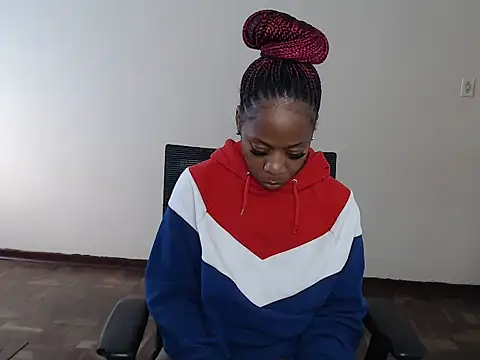 QUEENMANDYY online show from July 2026 06:53:02 AM