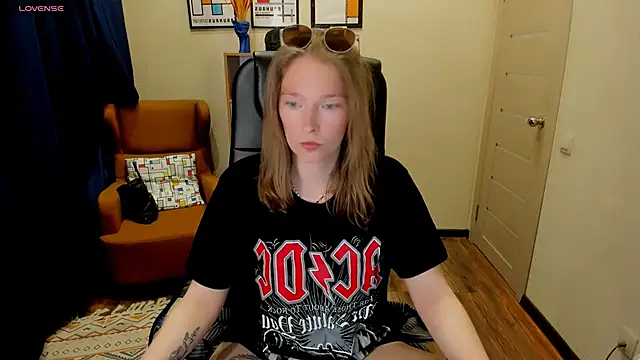Snapshot of _fiona_Love chatting on May 2026 08:04:04 PM fiona Love online show from May 2026 08:04:04 PM