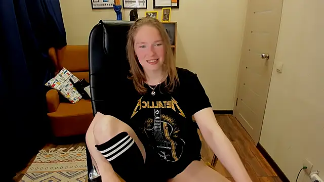 Snapshot of _fiona_Love chatting on May 2026 08:07:02 PM fiona Love online show from May 2026 08:07:02 PM