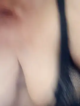 Snapshot of CALDA-AKIRA chatting on February 2025 10:15:01 AM CALDA-AKIRA online show from February 2025 10:15:01 AM