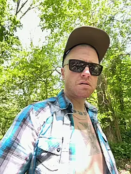 Snapshot of Mackwood89 chatting on May 2026 07:08:01 PM Mackwood89 online show from May 2026 07:08:01 PM