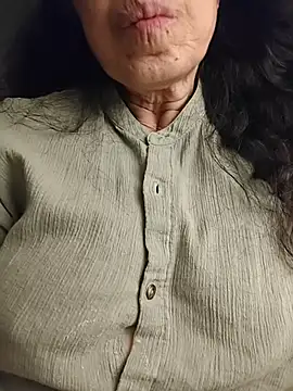 Susannemilf online show from December 2025 04:51:01 AM