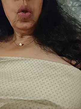 Susannemilf online show from March 2026 02:05:02 AM