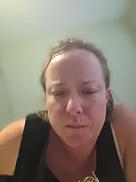 Snapshot of julimonroe chatting on June 2026 01:55:01 AM julimonroe online show from June 2026 01:55:01 AM