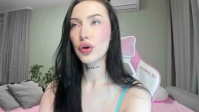 JenniferQueen11 online show from September 2025 01:55:02 PM