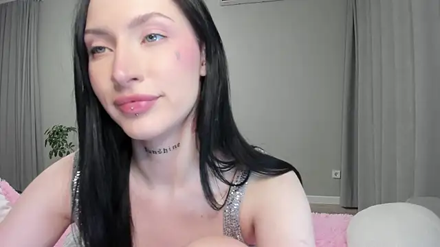 JenniferQueen11 online show from September 2025 02:17:01 PM