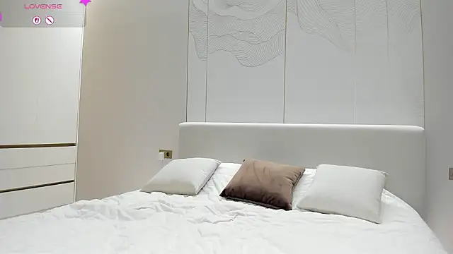 Snapshot of JenniferQueen11 chatting on February 2026 04:14:02 PM JenniferQueen11 online show from February 2026 04:14:02 PM