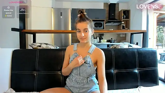 Snapshot of ElizSweet chatting on March 2026 01:17:02 PM ElizSweet online show from March 2026 01:17:02 PM