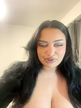 Snapshot of EmiliaPetrova chatting on October 2025 12:13:01 AM EmiliaPetrova online show from October 2025 12:13:01 AM