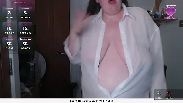 Snapshot of Rebecca_Summer chatting on July 2026 06:23:01 PM Rebecca Summer online show from July 2026 06:23:01 PM