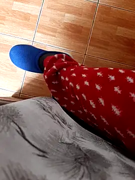 feet toes online show from April 2026 05:35:01 AM