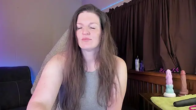 Kelly Carolina online show from December 2025 12:03:02 PM