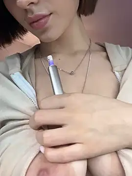 Snapshot of Camilla_Railian chatting on December 2024 12:52:02 AM Camilla Railian online show from December 2024 12:52:02 AM