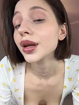 Snapshot of Camilla_Railian chatting on December 2024 10:54:02 PM Camilla Railian online show from December 2024 10:54:02 PM