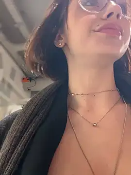 Snapshot of Camilla_Railian chatting on January 2025 02:40:02 PM Camilla Railian online show from January 2025 02:40:02 PM