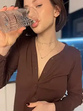 Snapshot of Camilla_Railian chatting on January 2025 01:31:02 PM Camilla Railian online show from January 2025 01:31:02 PM