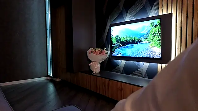 Snapshot of Camilla_Railian chatting on January 2025 10:12:01 PM Camilla Railian online show from January 2025 10:12:01 PM