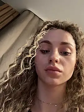 Snapshot of Camilla_Railian chatting on January 2025 06:16:02 PM Camilla Railian online show from January 2025 06:16:02 PM