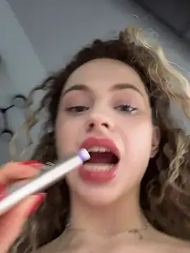 Snapshot of Camilla_Railian chatting on February 2025 10:22:01 PM Camilla Railian online show from February 2025 10:22:01 PM