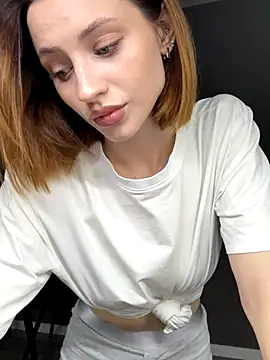 Snapshot of Camilla_Railian chatting on September 2025 02:35:02 AM Camilla Railian online show from September 2025 02:35:02 AM