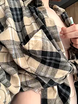 Snapshot of Camilla_Railian chatting on September 2025 12:21:02 PM Camilla Railian online show from September 2025 12:21:02 PM