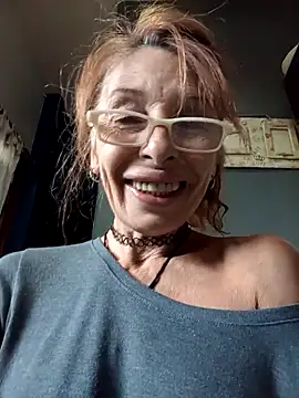 Snapshot of FrozenWaffle chatting on April 2026 02:04:02 PM FrozenWaffle online show from April 2026 02:04:02 PM