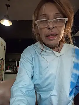 Snapshot of FrozenWaffle chatting on May 2026 07:31:02 PM FrozenWaffle online show from May 2026 07:31:02 PM