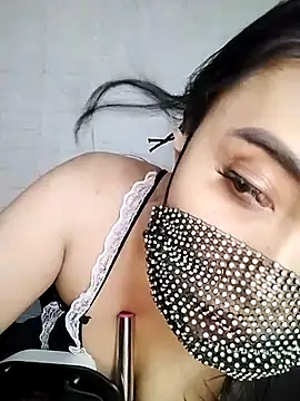 Snapshot of _Shimmerlyn_ chatting on February 2025 02:33:01 PM Shimmerlyn online show from February 2025 02:33:01 PM