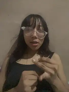 Snapshot of Karmakuro chatting on December 2025 01:34:02 AM Karmakuro online show from December 2025 01:34:02 AM