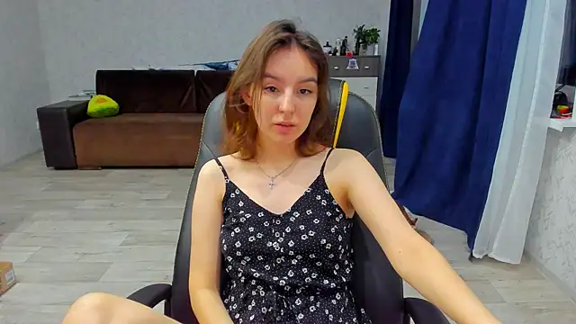 Snapshot of c_arina_x chatting on February 2025 02:14:02 AM c arina x online show from February 2025 02:14:02 AM