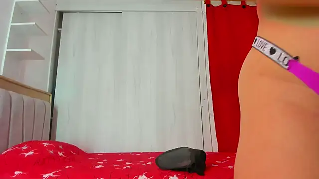 Lunastar02 online show from January 2026 02:14:01 AM