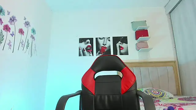 Lunastar02 online show from March 2026 07:15:02 PM