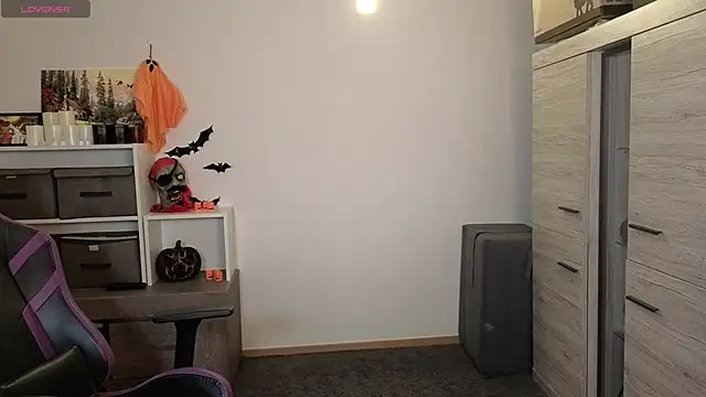 TinniAngel online show from October 2025 05:33:01 PM