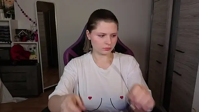 TinniAngel online show from February 2026 05:49:02 PM