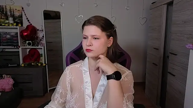 Snapshot of TinniAngel chatting on May 2026 05:40:02 PM TinniAngel online show from May 2026 05:40:02 PM
